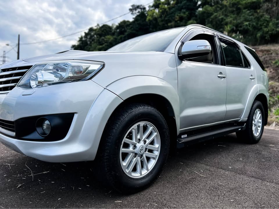 Toyota Hilux SW4 3.0 TB 2013