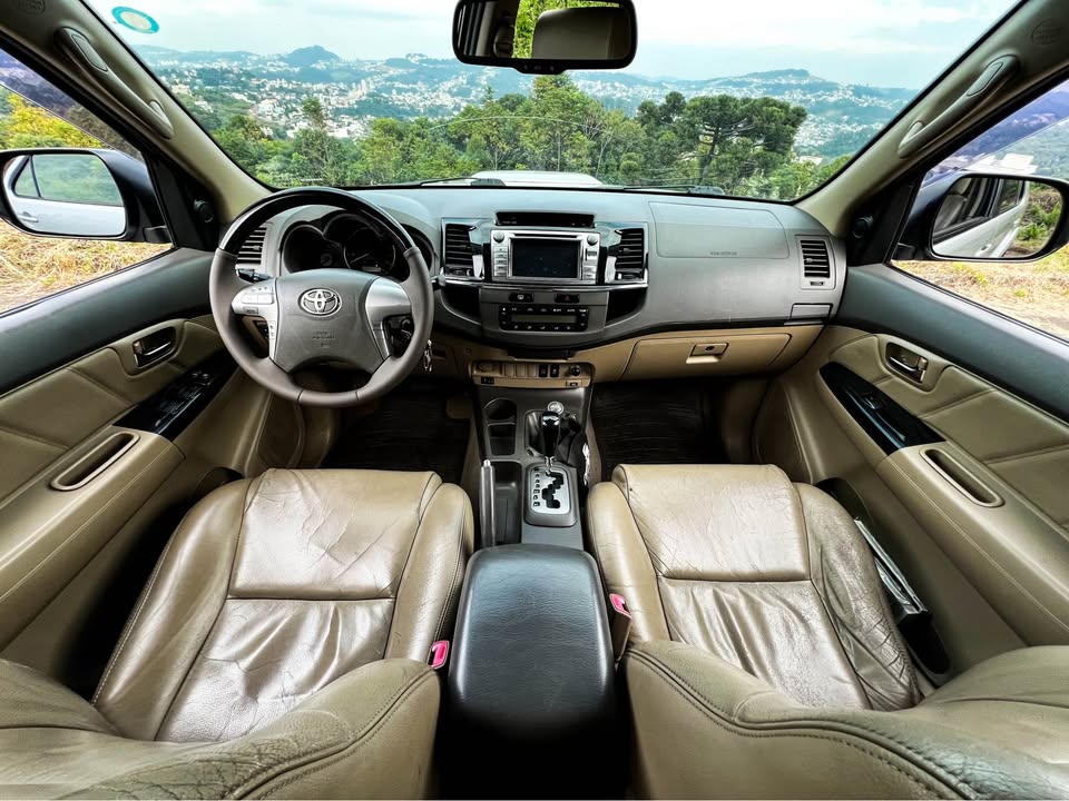 Toyota Hilux SW4 3.0 TB 2013