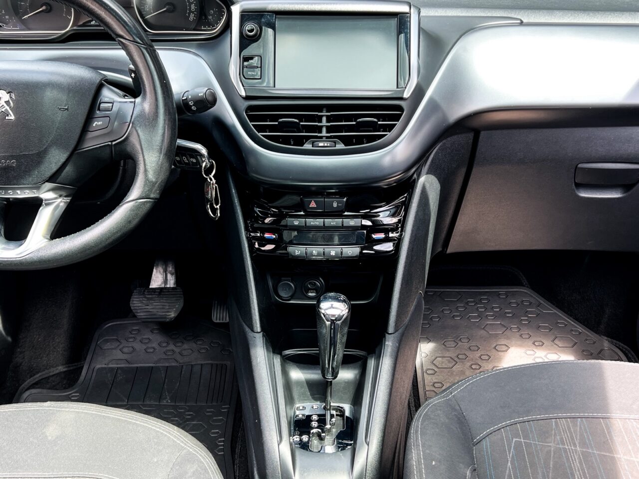 Peugeot 208 1.6 2016