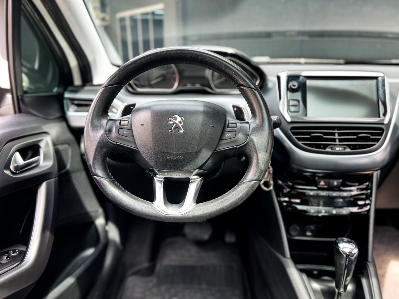 Peugeot 208 1.6 2016